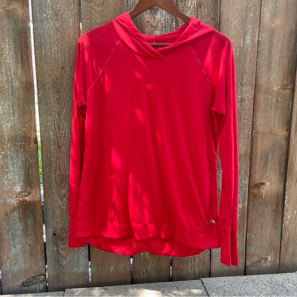 GAP FIT Women's Vibrant Red Lightweight Long Sleeve Hoodie Size Medium - Picture 1 of 7